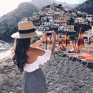 Meet your Posher, Emily